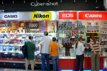 数码电器商城实体店内景